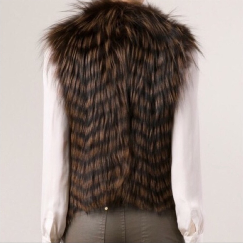 SOLD!! Haute Hippie Fox Fur Vest - Picture 3 of 8